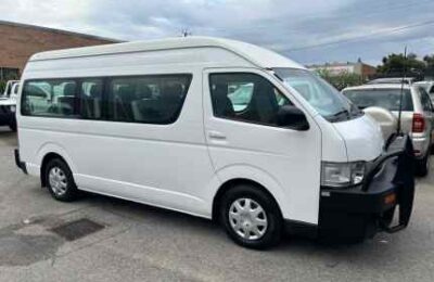 Toyota Hiace 14 Seater